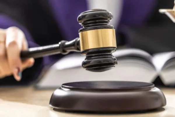Judge hitting gavel